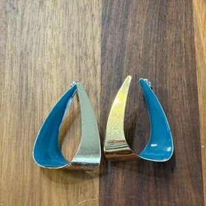 Vintage Lightweight Gold Tone Light Blue Ribbon Twist Drop Funky Artsy Earrings